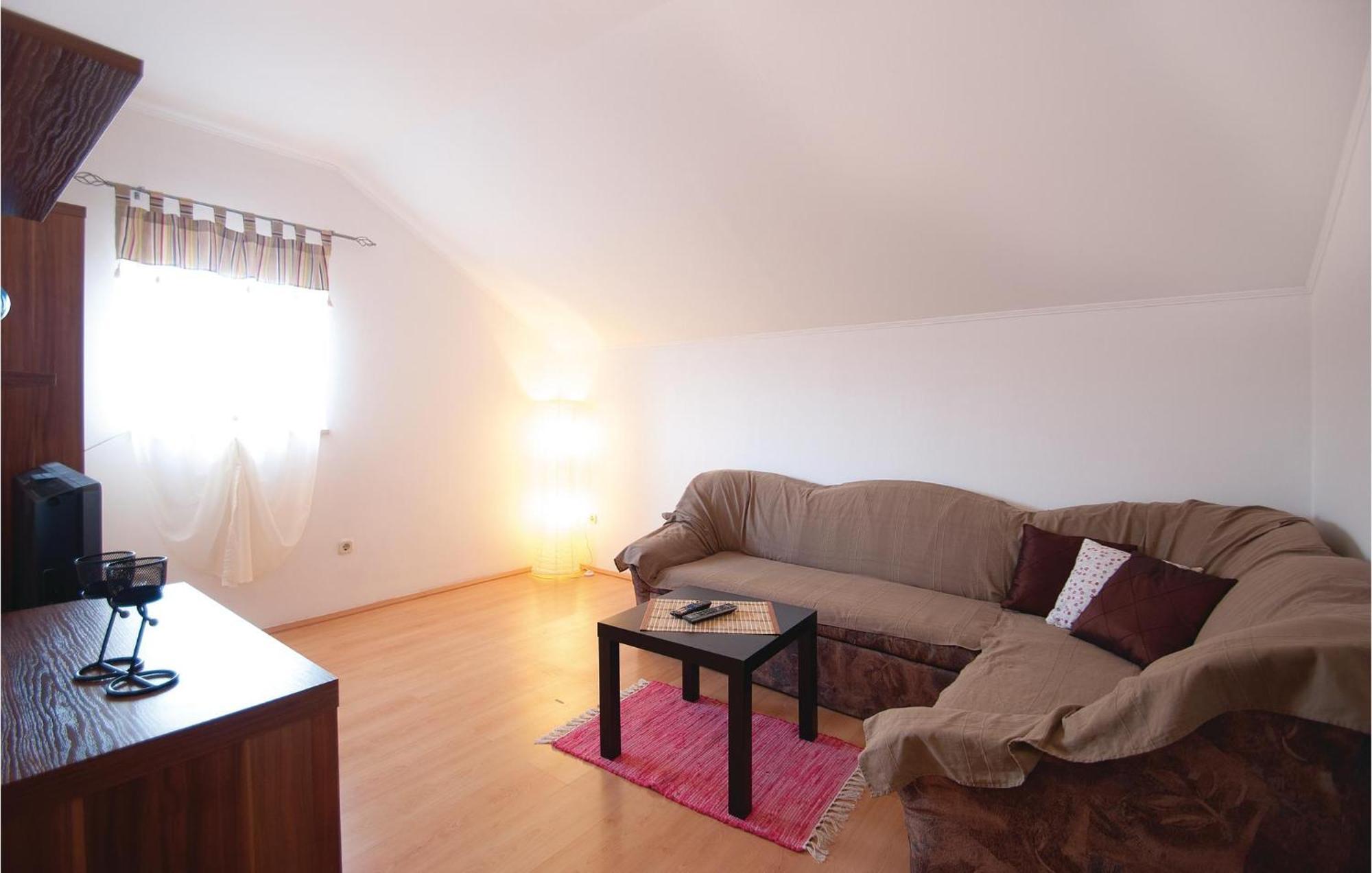 Lovely Apartment In Rovinj With Kitchen Kültér fotó