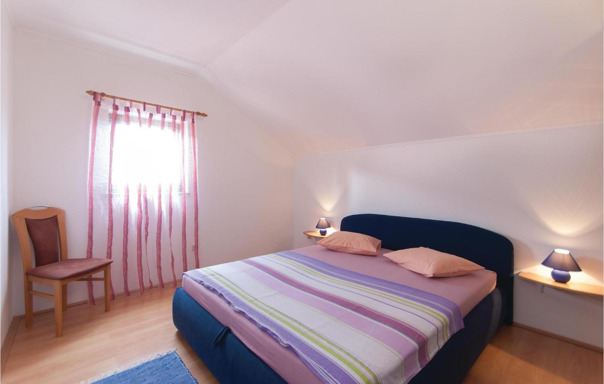 Lovely Apartment In Rovinj With Kitchen Kültér fotó