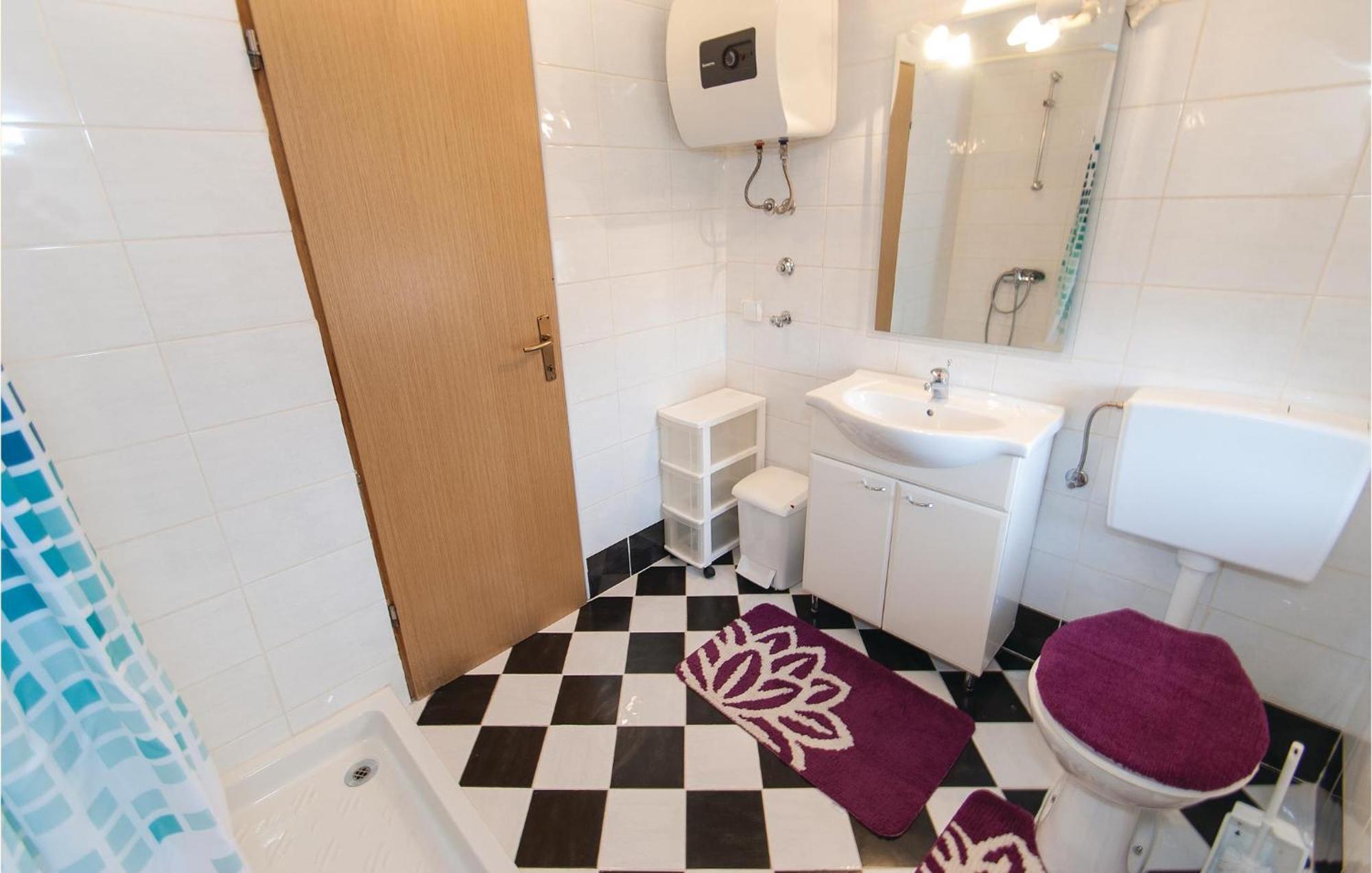 Lovely Apartment In Rovinj With Kitchen Kültér fotó