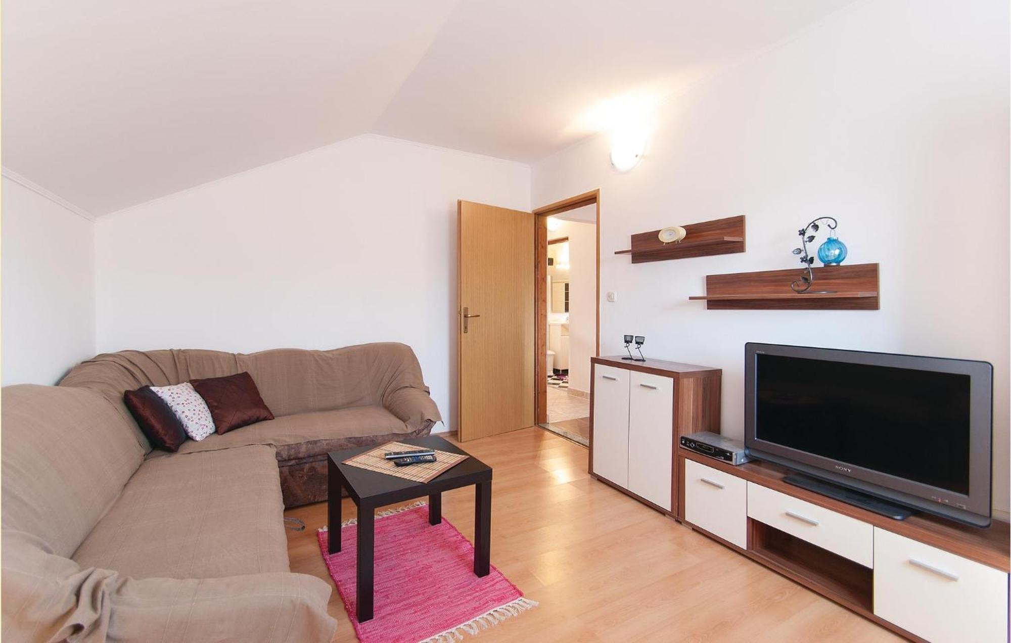 Lovely Apartment In Rovinj With Kitchen Kültér fotó