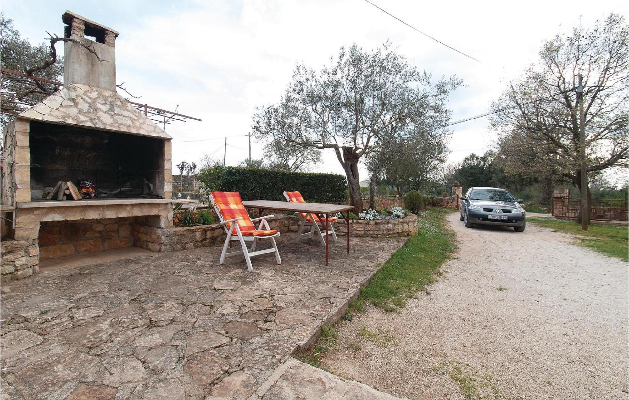 Lovely Apartment In Rovinj With Kitchen Kültér fotó