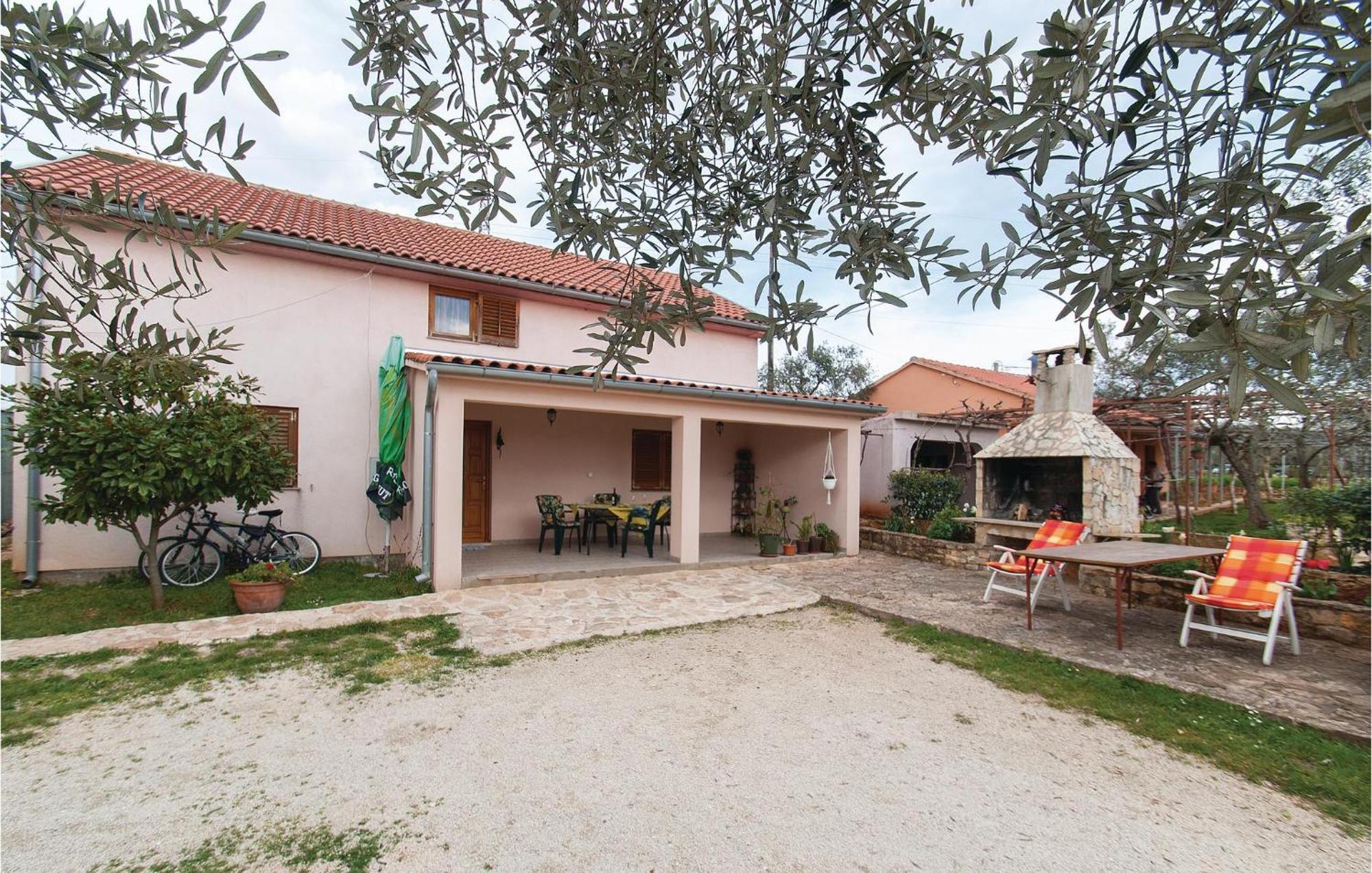 Lovely Apartment In Rovinj With Kitchen Kültér fotó